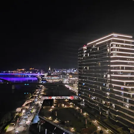 Residences Waterfront Premium *